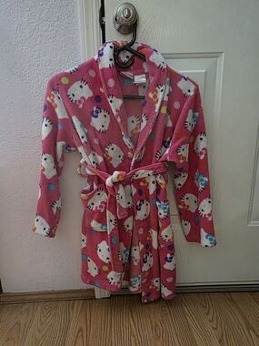 Hello Kitty XS  Pink Plush Robe with Colorful Dot Print